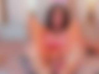 Ainoanoire's Live Sex Cam Show