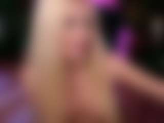 Live cam show with BarbieKara - Lean on friskycurves.com