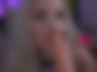 Live cam show with BarbieKara - Tease on Camsoda