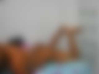 Live cam show with Sophie - Shaved Pussy on CamSodaAdn