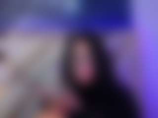 Live cam show with ladymooncs - Facial Piercings on 1on1-livenow
