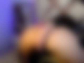 Live cam show with ladymooncs - Smoking on CamClone