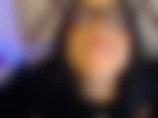 Live cam show with ladymooncs - Smoking on Camsoda