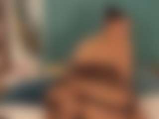 Live cam show with ScarlettViibe - Ebony on CamwithHer | colombia