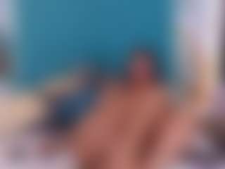 Live cam show with ScarlettViibe - Privateshow on liverealitysex.com