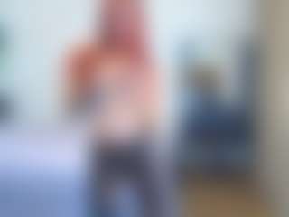 Live cam show with BerryLipss - Oil on TeamSkeetLive