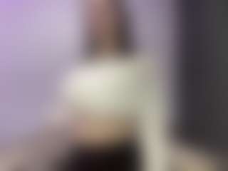 Live cam show with DaniellaBirthwright - Public Black on Milf Play