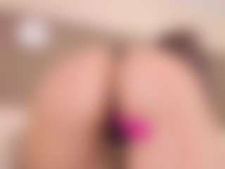 Live cam show with irisreid - Brown Hair Teen (18+) on liverealitysex.com