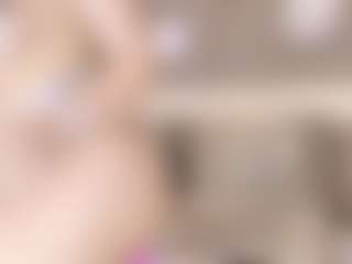 Live cam show with irisreid - Striptease on Chatstar