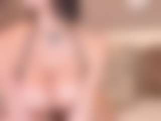Live cam show with irisreid - Strip MILF on Latina Girls