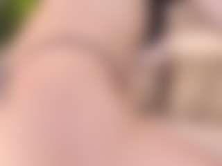 Live cam show with irisreid - Average on Milf Play