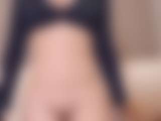 Live cam show with irisreid - Brown Hair MILF on intimatelivegirls.com