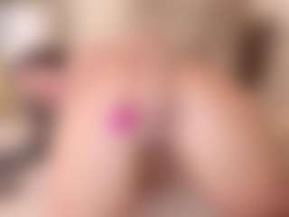 Live cam show with irisreid - Brown Hair on googirlz