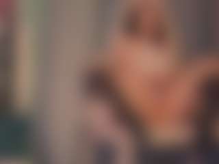 Live cam show with aprilfarrowyy - Brown Hair on PervPlay.com