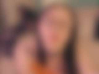 Live cam show with aprilfarrowyy - Brown Hair on WildCum