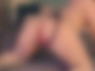 Live cam show with aprilfarrowyy - Blue Eyes on CamwithHer