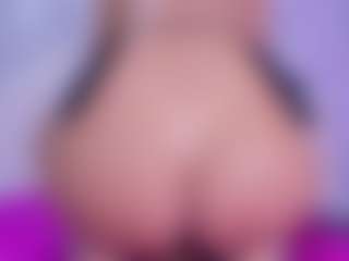 Live cam show with ashly-ml - Camel Toe on Camiplay Live