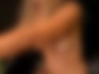 Live cam show with Bunny-Glow - Double Penetration on SquirtSoMuch