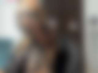 Live cam show with Bunny-Glow - Smoking on intimatelivegirls.com
