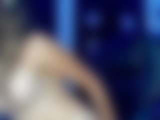 Live cam show with Bunny-Glow - Double Penetration on madthumbs