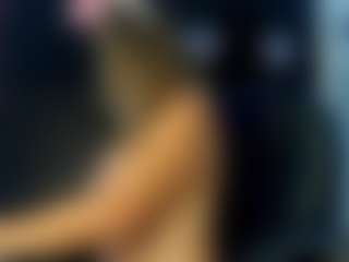 Live cam show with Bunny-Glow - Granny MILF on Dolls Live