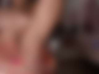 Live cam show with Bunny-Glow - Average on AdultVida.com
