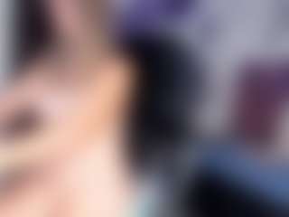 Live cam show with Bunny-Glow - Middle Aged on Camming Site