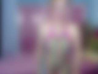 Live cam show with Abril-Ch - Skinny MILF on Camsoda