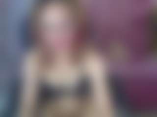 Live cam show with Abril-Ch - Skinny MILF on live18s.com