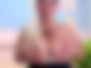 Live cam show with Angele-Roux-Tp - Public on Camsoda