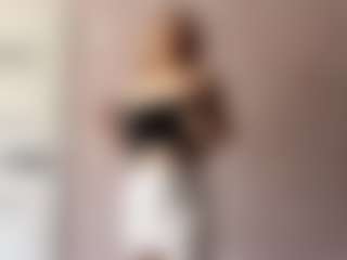 Live cam show with AshleighHopgood - Blondie on Streamer API