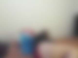 Live cam show with chantalvedette - Smoking on CamSodaAdn