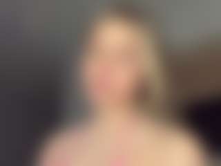 Bella's Live Sex Cam Show