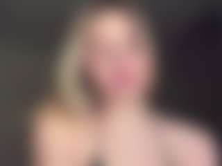 Bella's Live Sex Cam Show