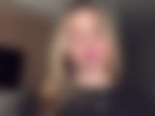 Bella's Live Sex Cam Show