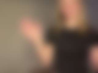 Bella's Live Sex Cam Show