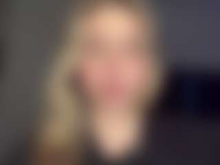 Bella's Live Sex Cam Show