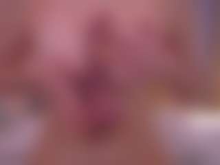 Live cam show with Oliviakis - Nipple Play on Camsoda