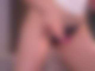 Live cam show with Oliviakis - Camel Toe on Camsoda