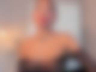 Live cam show with Scarlet-Vixen - Ebony Petite on camwithhim.com