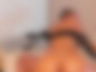Live cam show with Scarlet-Vixen - Smoking on Camsoda
