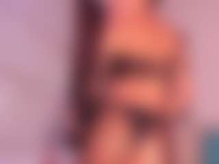 Live cam show with Scarlet-Vixen - Ebony Squirt on Hubzter Live