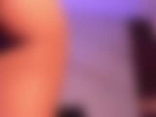 Live cam show with Scarlet-Vixen - Skinny on Camsoda
