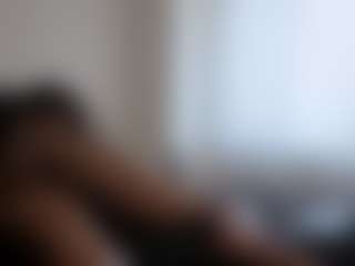 Live cam show with TheEbonyGoddessXO - Fingering Ebony on AdultVida.com