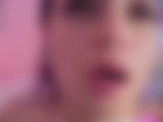 Live cam show with Amy_Bowie - Green Eyes on livesuperchat.net