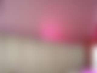 Live cam show with Amy_Bowie - Skinny MILF on Sweet Sext