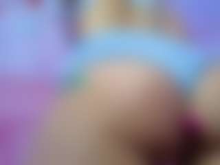 Live cam show with Amy_Bowie - Skinny MILF on Camsoda