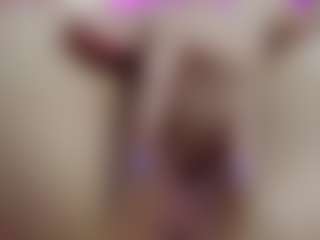 Live cam show with Amy_Bowie - Middle Aged on Camsoda