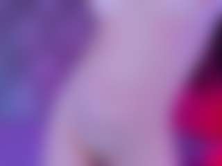 Show de câmera ao vivo com Hii im Alanna and im new here - Big Tits Small Tits no Camsoda