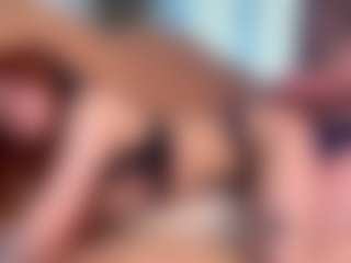 Live cam show with AlissaMeger - Flashing on slutload